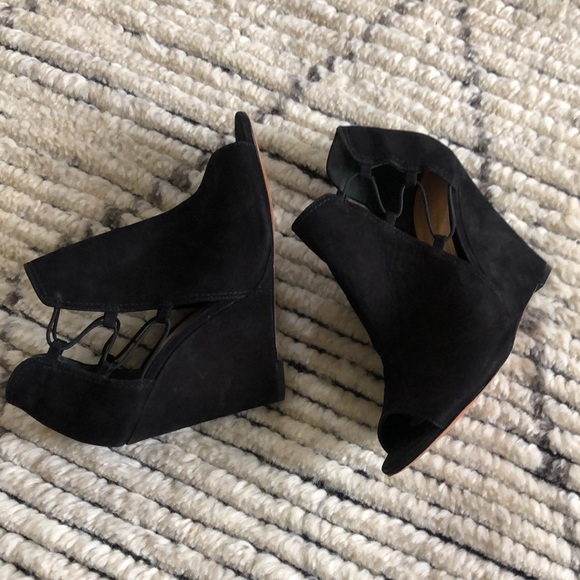SHUTZ BLACK SUEDE 9 B WEDGE GORGEOUS SHOES WORN ONE EVENT . - Picture 2 of 5